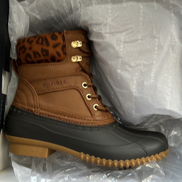 NEW!! Tommy Hilfiger Reise Brown/Leopard Duck Boot Size 7 - Picture 6 of 11